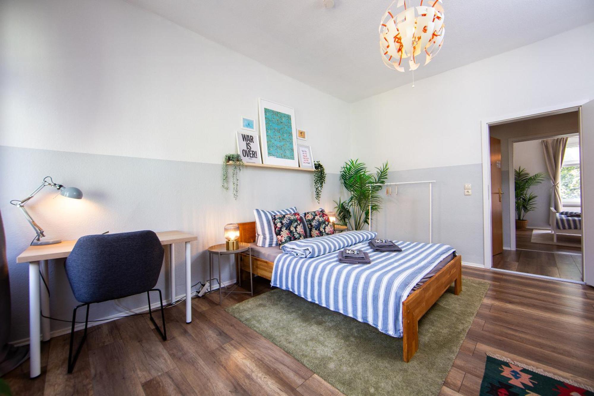 Grossraum-Apartments Mit 2Sz, Wz, Kueche, Smart-Tv, Parken, Etc Erfurt Room photo